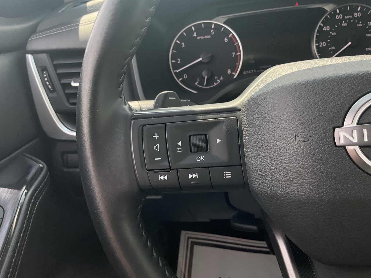 Used 2025 Nissan Rogue SV FWD image 34