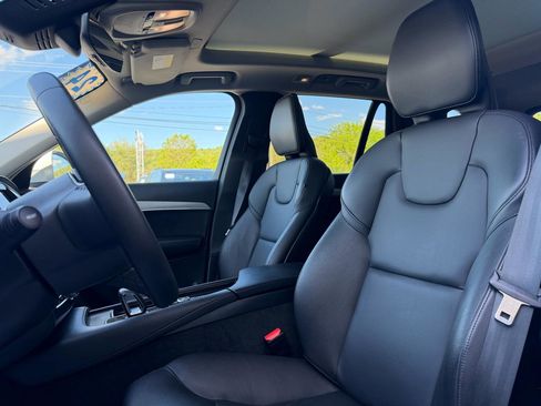 Used 2024 Volvo XC90 B5 Core w/ Protection Package Premier AWD/4WD image 10