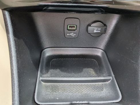 Used 2011 Chrysler 200 Limited FWD image 52