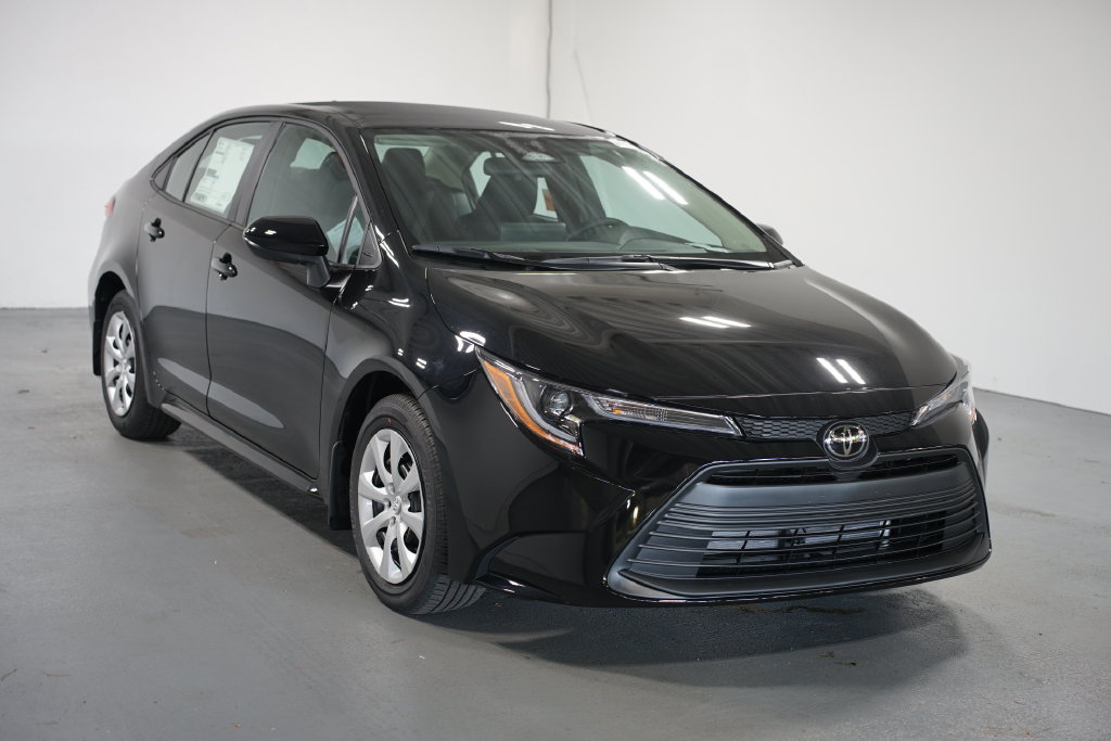 New 2027 Toyota Corolla LE FWD image 3