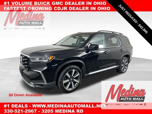 Used 2024 Honda Pilot Touring image 1