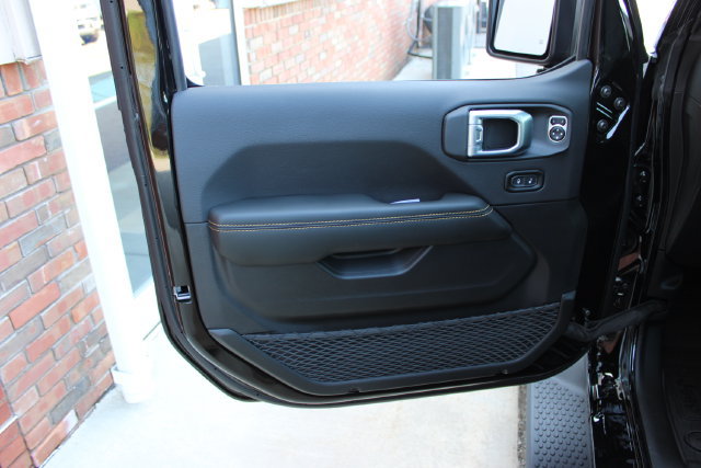 New 2026 Jeep Wrangler Unlimited Sahara AWD/4WD image 13