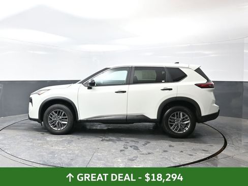 Used 2024 Nissan Rogue S image 12