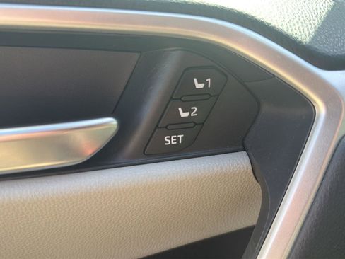 Used 2019 Toyota RAV4 XLE Premium w/ Cold Weather Package AWD/4WD image 18
