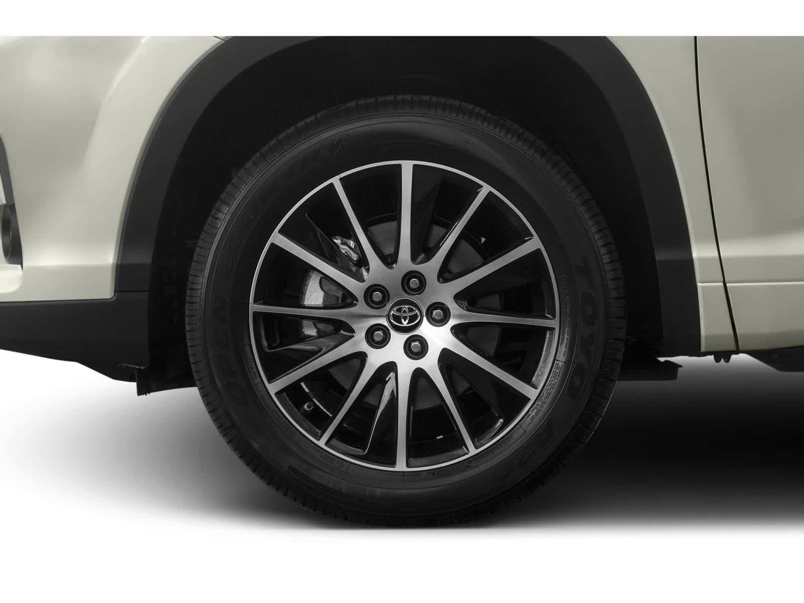 Used 2019 Toyota Highlander XLE AWD/4WD image 11