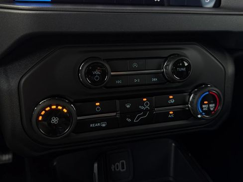 New 2026 Ford Bronco 2-Door AWD/4WD image 18