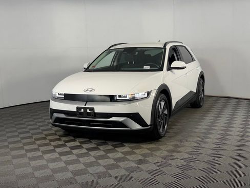 Used 2025 Hyundai Ioniq 5 SEL image 10