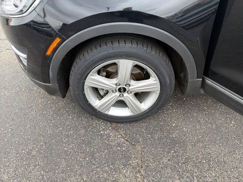 Used 2017 Lincoln MKC Premiere image 27