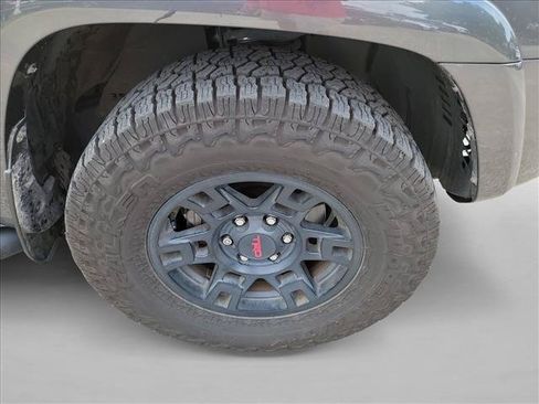 Used 2022 Toyota 4Runner SR5 Premium w/ Moonroof Package AWD/4WD image 9