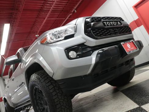 Used 2018 Toyota Tacoma SR5 image 31