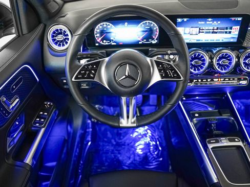 Certified 2025 Mercedes-Benz GLB 250 image 15