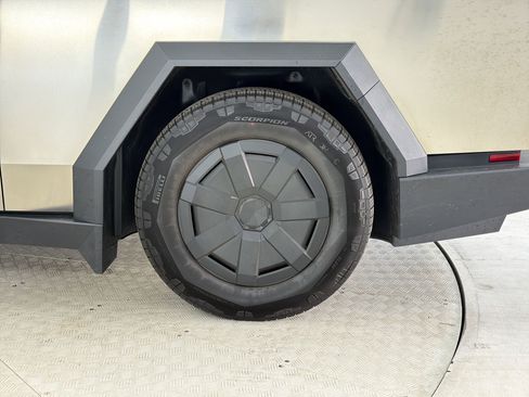 Used 2025 Tesla Cybertruck AWD Crew Cab image 10