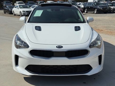 Used 2018 Kia Stinger Premium image 2