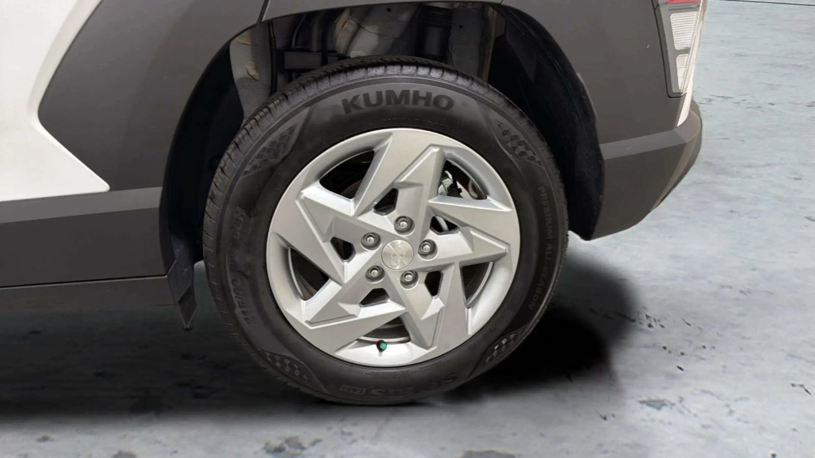 Used 2025 Hyundai Kona SE FWD image 12