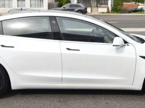 Used 2020 Tesla Model 3 Standard Range RWD image 19