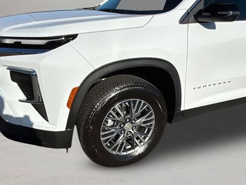 Certified 2025 Chevrolet Traverse LT image 34