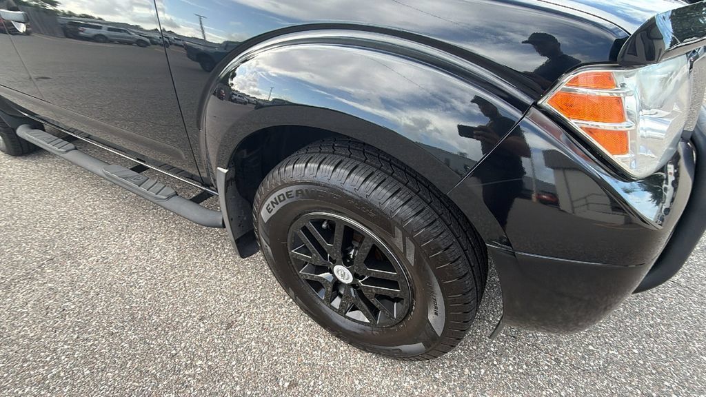 Used 2021 Nissan Frontier SV RWD image 10