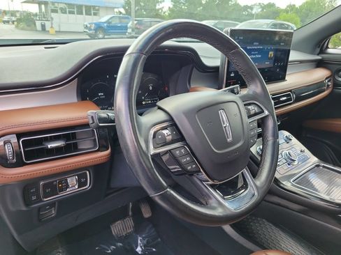 Used 2023 Lincoln Nautilus Reserve w/ Luxury Package AWD/4WD image 9