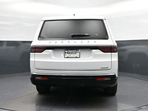 Used 2024 Jeep Wagoneer L Series II w/ Flexible Seating Group AWD/4WD image 6
