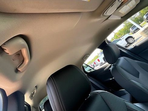 Used 2023 Buick Encore GX Select w/ Sport Touring Package image 27