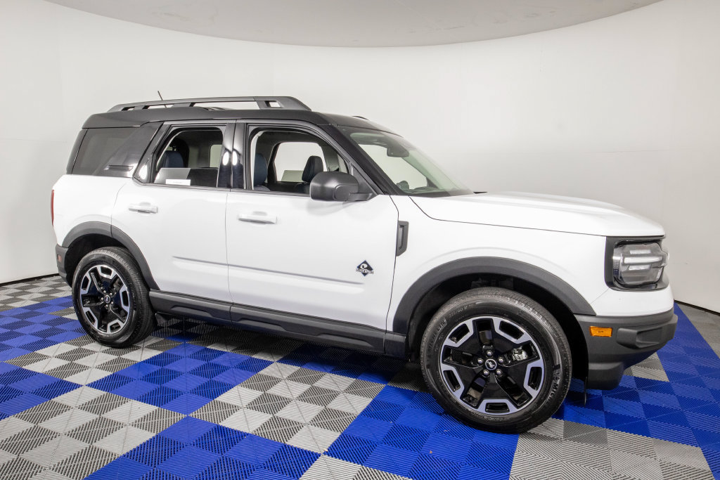 Used 2024 Ford Bronco Sport Outer Banks w/ Tech Package AWD/4WD image 4