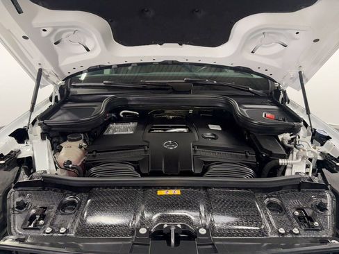 Used 2024 Mercedes-Benz GLS 580 4MATIC image 38