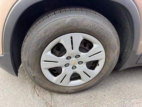 Used 2018 Chevrolet Trax LS image 6