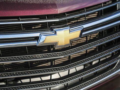 Used 2020 Chevrolet Traverse LT image 9