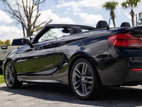 Used 2018 BMW 230i Convertible RWD image 9