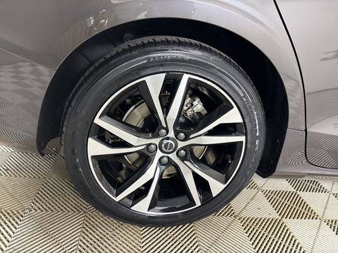 Used 2023 Volvo S60 B5 Plus image 30