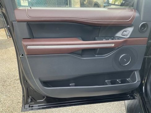 Used 2024 Ford Expedition Max Limited image 12