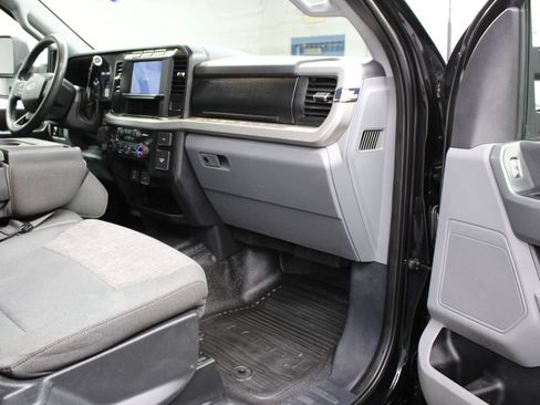 Used 2024 Ford F350 XLT AWD/4WD image 43