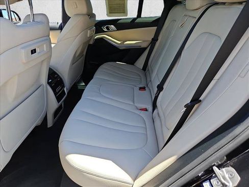 Certified 2022 BMW X5 xDrive45e w/ Climate Comfort Package AWD/4WD image 19