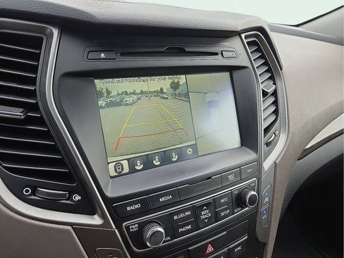 Used 2017 Hyundai Santa Fe Sport FWD image 17