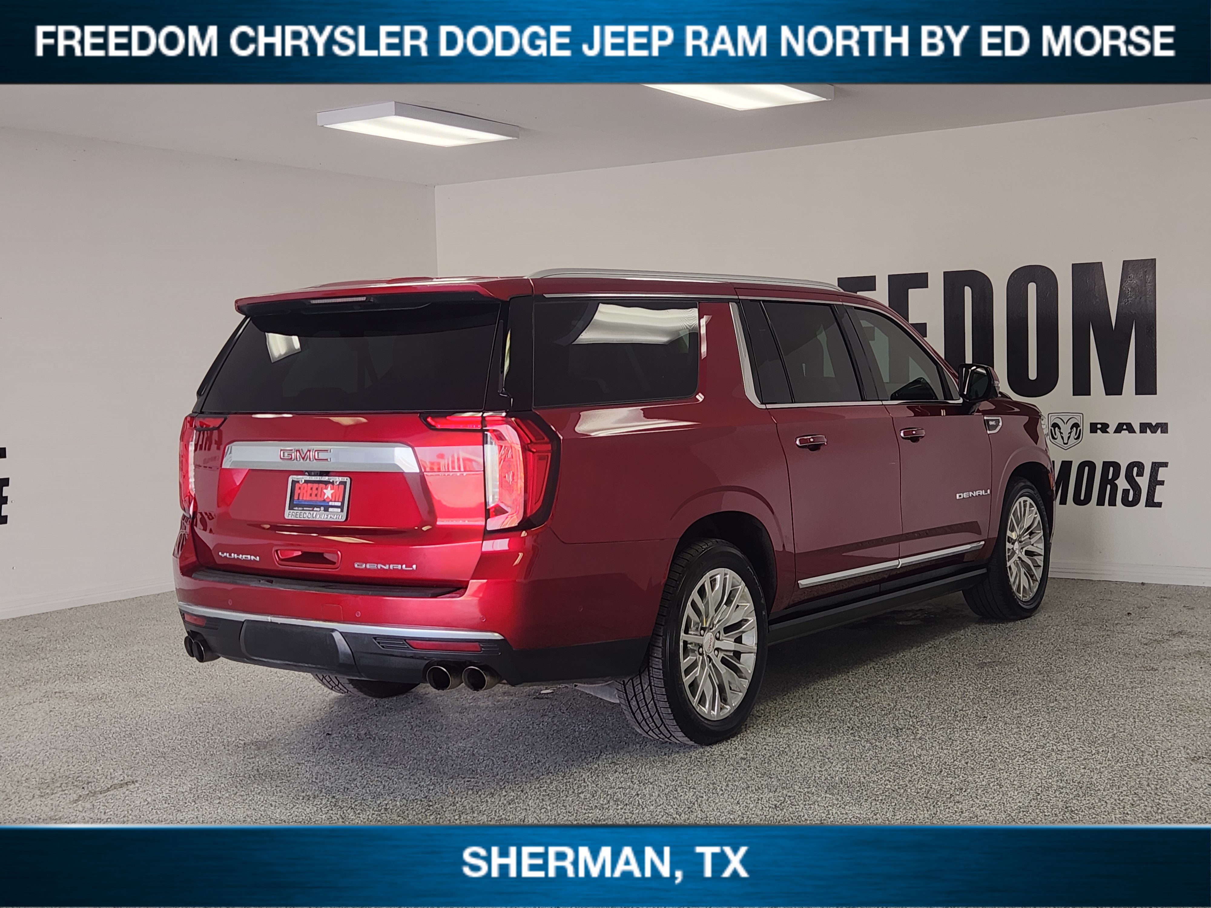 Used 2023 GMC Yukon XL Denali w/ Denali Reserve Package AWD/4WD image 4