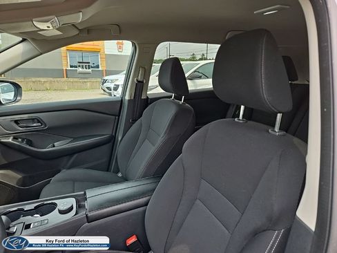 Used 2024 Nissan Rogue S AWD/4WD image 32