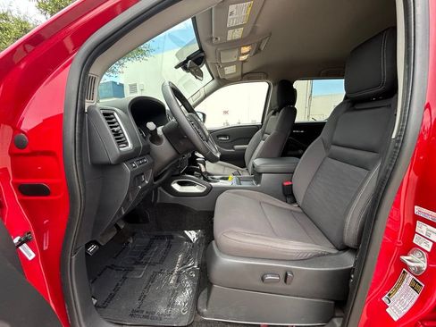 Used 2022 Nissan Frontier SV RWD image 11