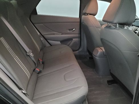 Used 2023 Hyundai Elantra SEL w/ Convenience Package image 19