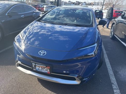 Used 2024 Toyota Prius Prime Premium w/ Advanced Technology Package image 3