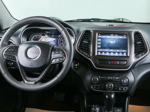 Used 2022 Jeep Cherokee Trailhawk w/ Premium Leather Package AWD/4WD image 17
