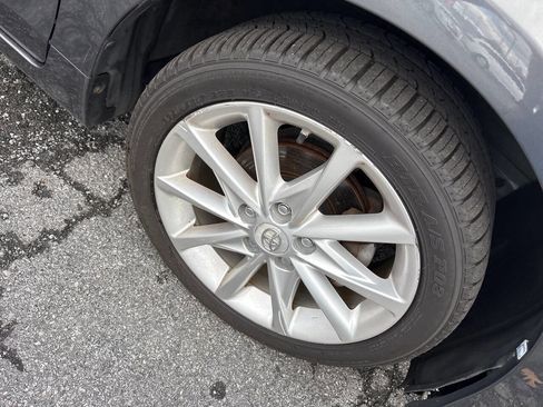 Used 2012 Toyota Prius V Five image 9