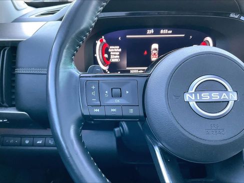 Used 2024 Nissan Pathfinder Platinum image 24