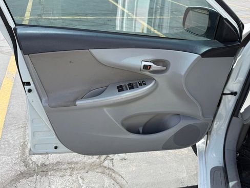 Used 2013 Toyota Corolla LE FWD image 8