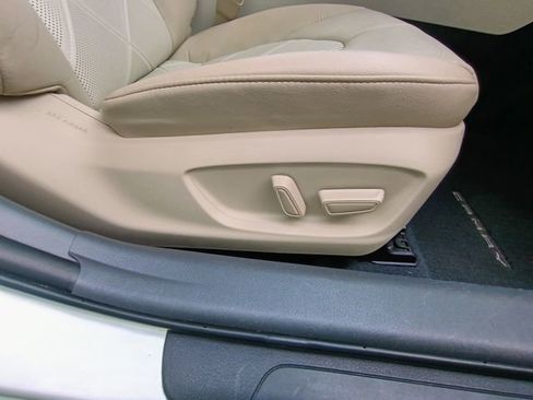 Used 2018 Toyota Camry XLE image 42