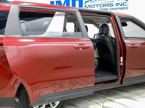 Used 2023 Kia Carnival LX FWD image 58