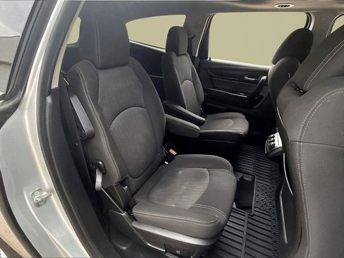 Used 2017 Chevrolet Traverse LT w/ Style and Technology Package image 25