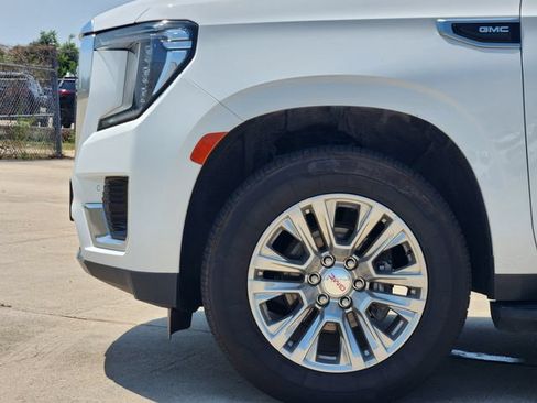 Used 2024 GMC Yukon XL Denali RWD image 8