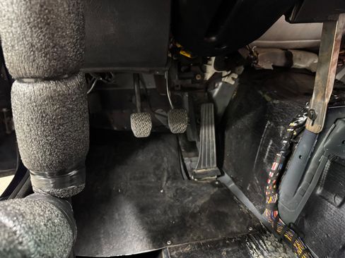 Used 2003 BMW 325i Sedan image 54