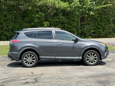 Used 2016 Toyota RAV4 Limited FWD image 3