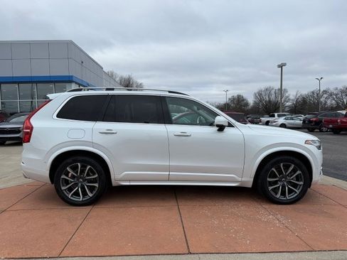 Used 2017 Volvo XC90 T6 Momentum w/ Vision Package image 7